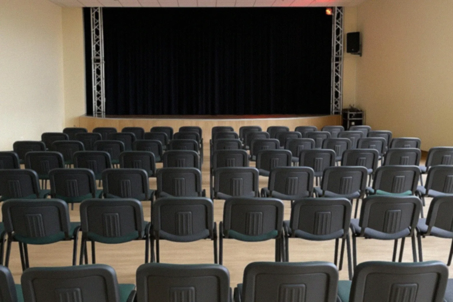 Jak artyści mogą wykorzystać internet do promocji i sprzedaży swoich dzieł